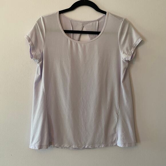 On Running Women's size Medium Lavender Light Purple Short Sleeve Active Tee Top - Picture 1 of 9